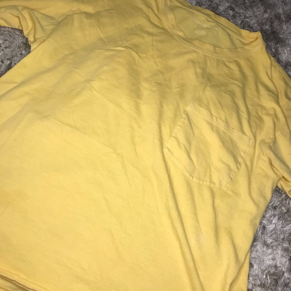 BASIC AMERICAN EAGLE TEE!!
